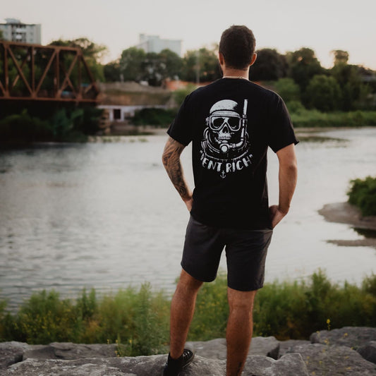 Sea of Obligations Tee - Rent Rich